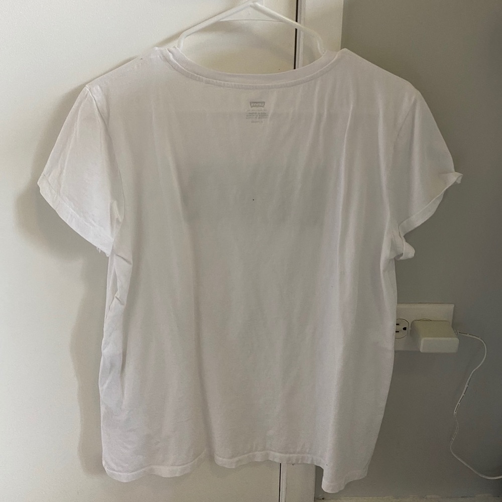 Levi’s Basic Tee - image 3